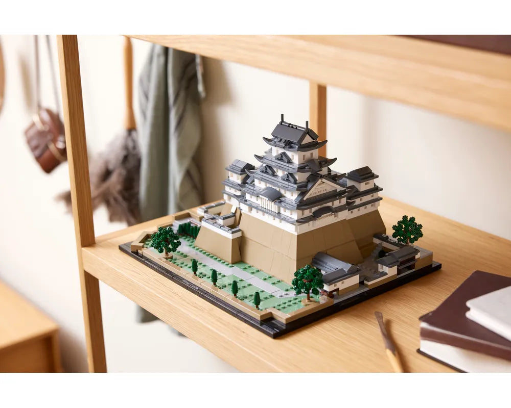 LEGO Architecture 21060 - Himeji Castle - Authentic LEGO Set Image 10