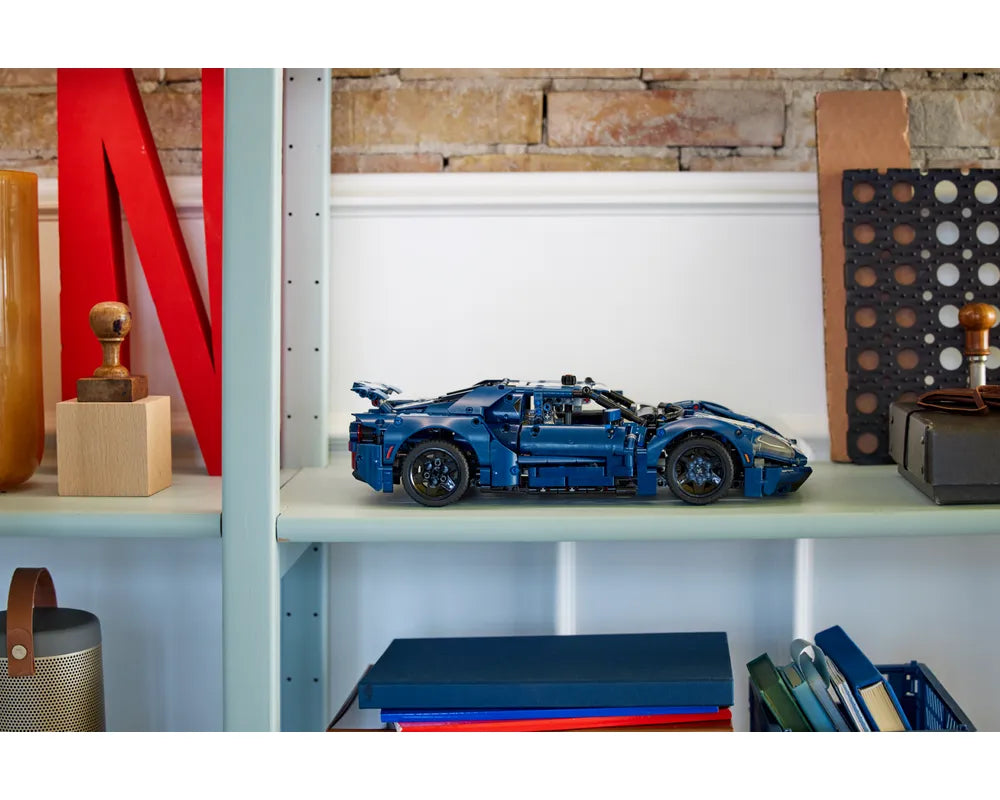 LEGO Technic 42154 - 2022 Ford GT - Authentic LEGO Set Image 10