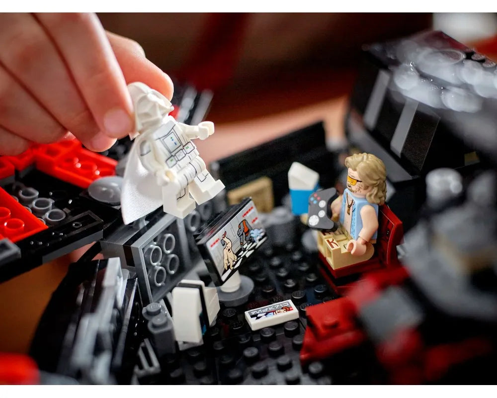 LEGO Star Wars 75389 - The Dark Falcon - Authentic LEGO Set Image 11
