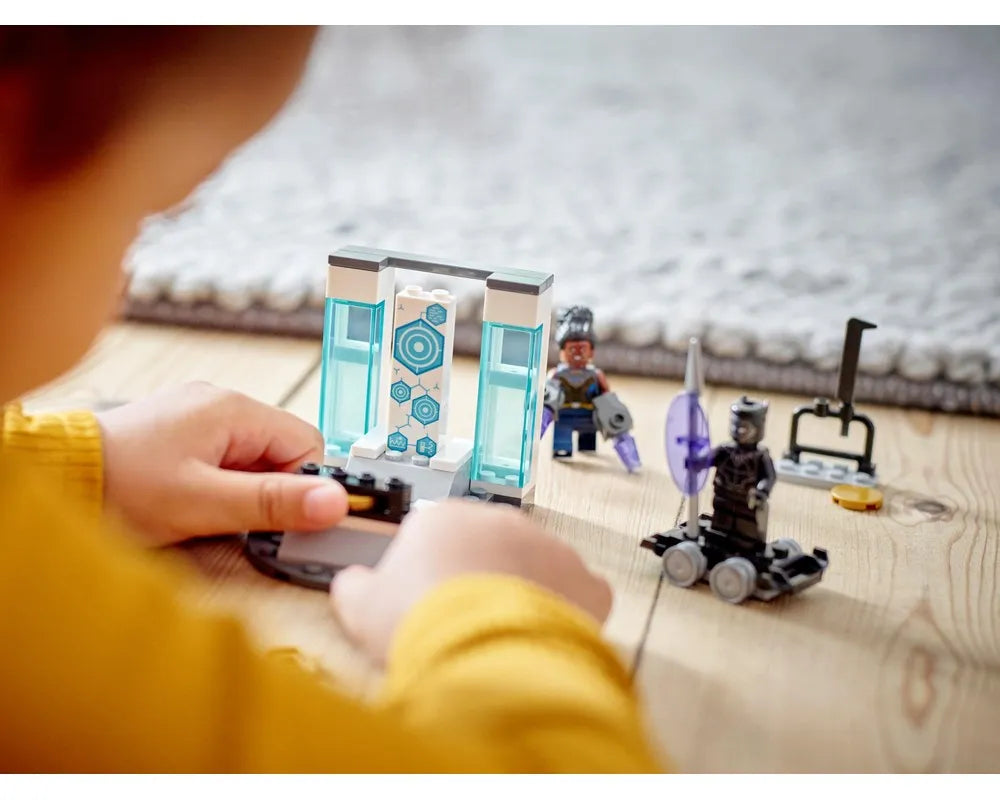 LEGO Super Heroes 76212 - Shuri&#39;s Lab - Authentic LEGO Set Image 9