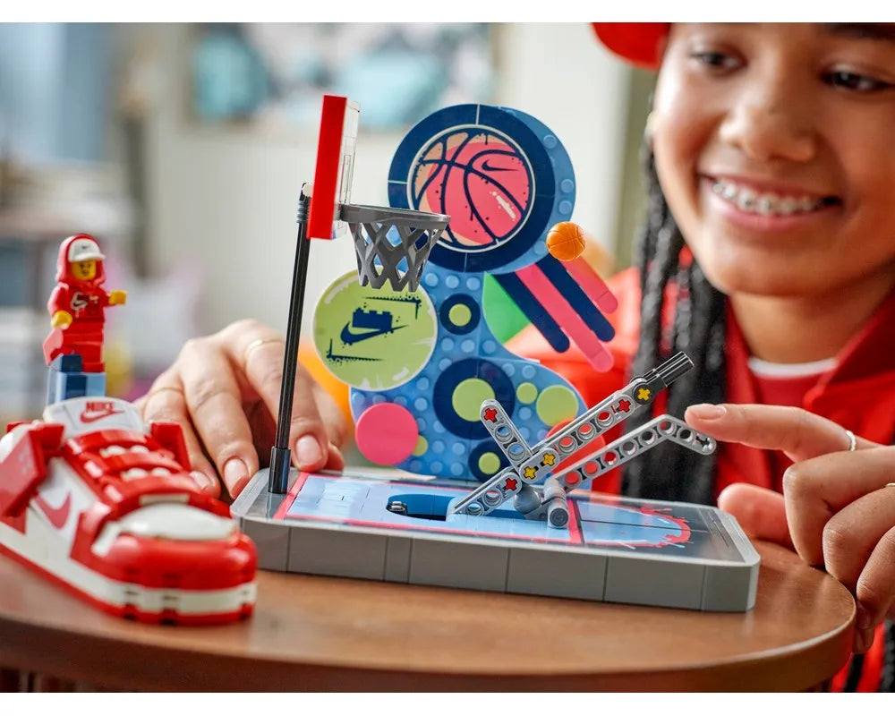 LEGO Nike 43021 - Nike Dunk Trickshot - Authentic LEGO Set Image 6