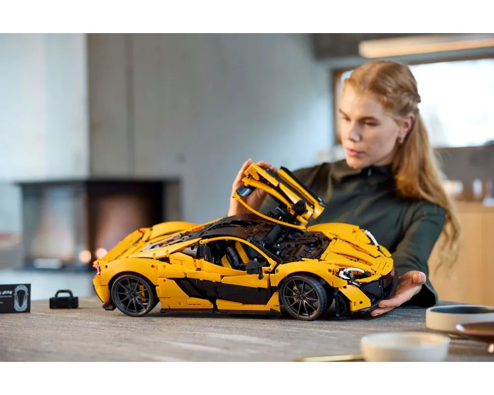 LEGO Technic 42172 - McLaren P1 - Authentic LEGO Set Image 9