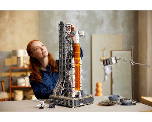 LEGO Creator 10341 - NASA Artemis Space Launch System - Authentic LEGO Set Image 9