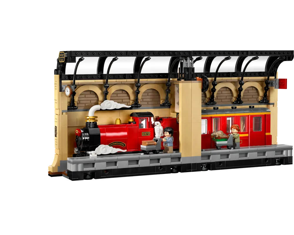 LEGO Harry Potter 76450 - Book Nook: Hogwarts Express - Authentic LEGO Set Image 15
