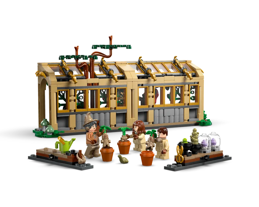 LEGO Harry Potter 76445 - Hogwarts Castle: Herbology Class - Authentic LEGO Set Image 16