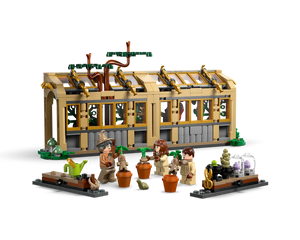LEGO Harry Potter 76445 - Hogwarts Castle: Herbology Class - Authentic LEGO Set Image 16
