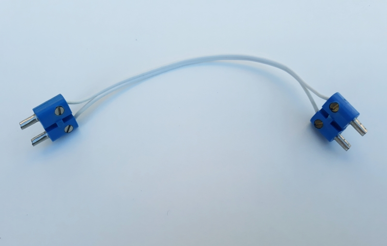 LEGO x466c15bluehol Electric, Wire 12V / 4.5V with 2 Leads, 14 Studs Long with 2 Blue Electric, Connector, 2-Way Male Rounded Narrow Type 2 with Hollow Pins (x466c14 / bb0236ac01) - Main Product Image