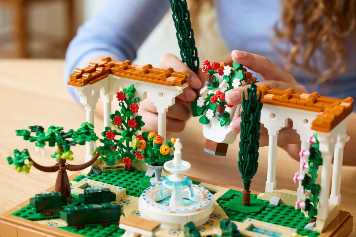 LEGO 10359-1 - Fountain Garden - Afbeelding 7