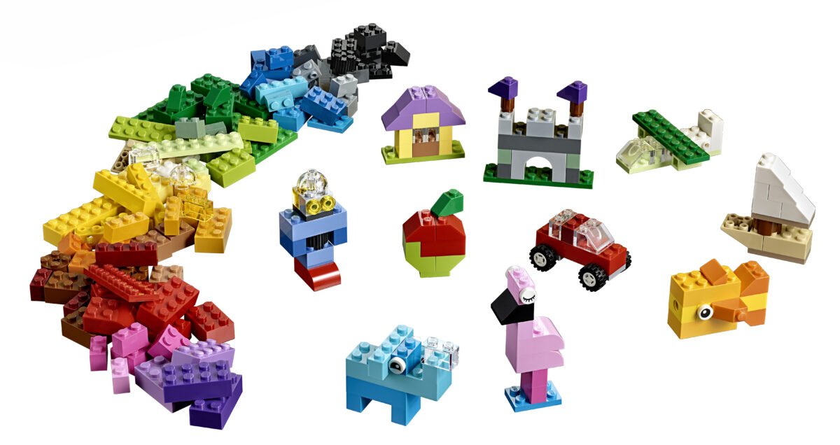 LEGO 10713-1 - Creative Suitcase - Image 2