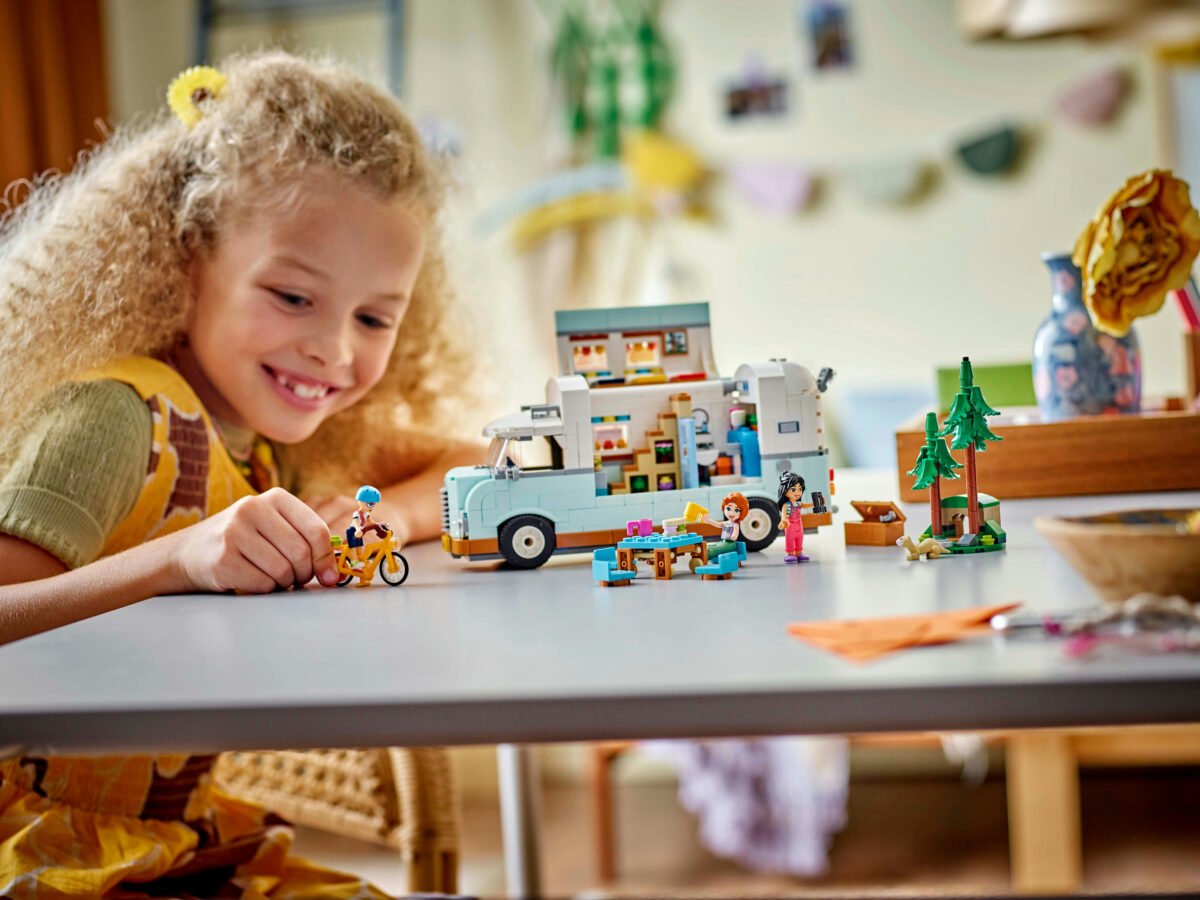 LEGO 42663-1 - Friendship Camper Van Adventure - Image 8