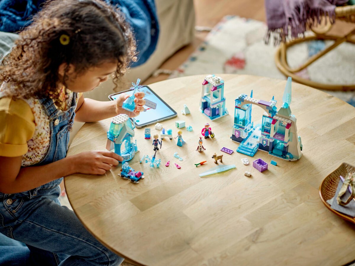 LEGO 43244-1 - Elsa's Ice Palace - Image 8