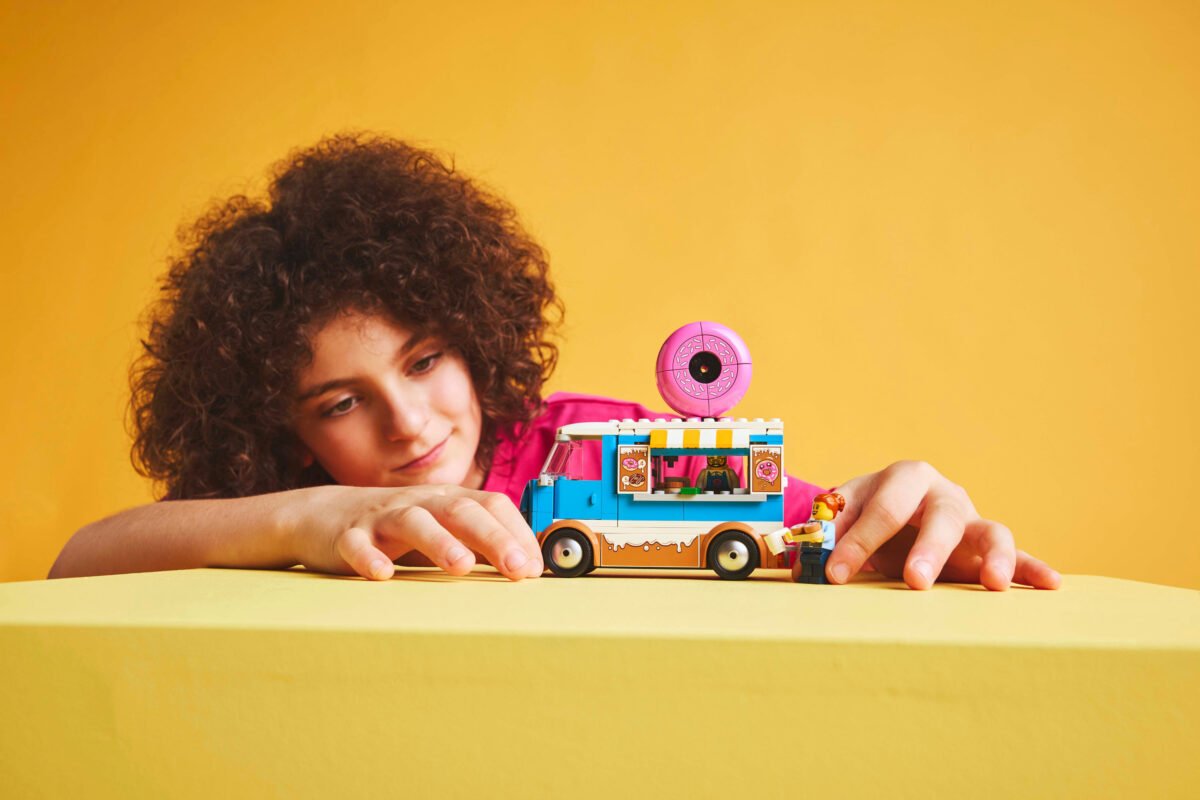 LEGO 60452-1 - Donut Truck - Image 8