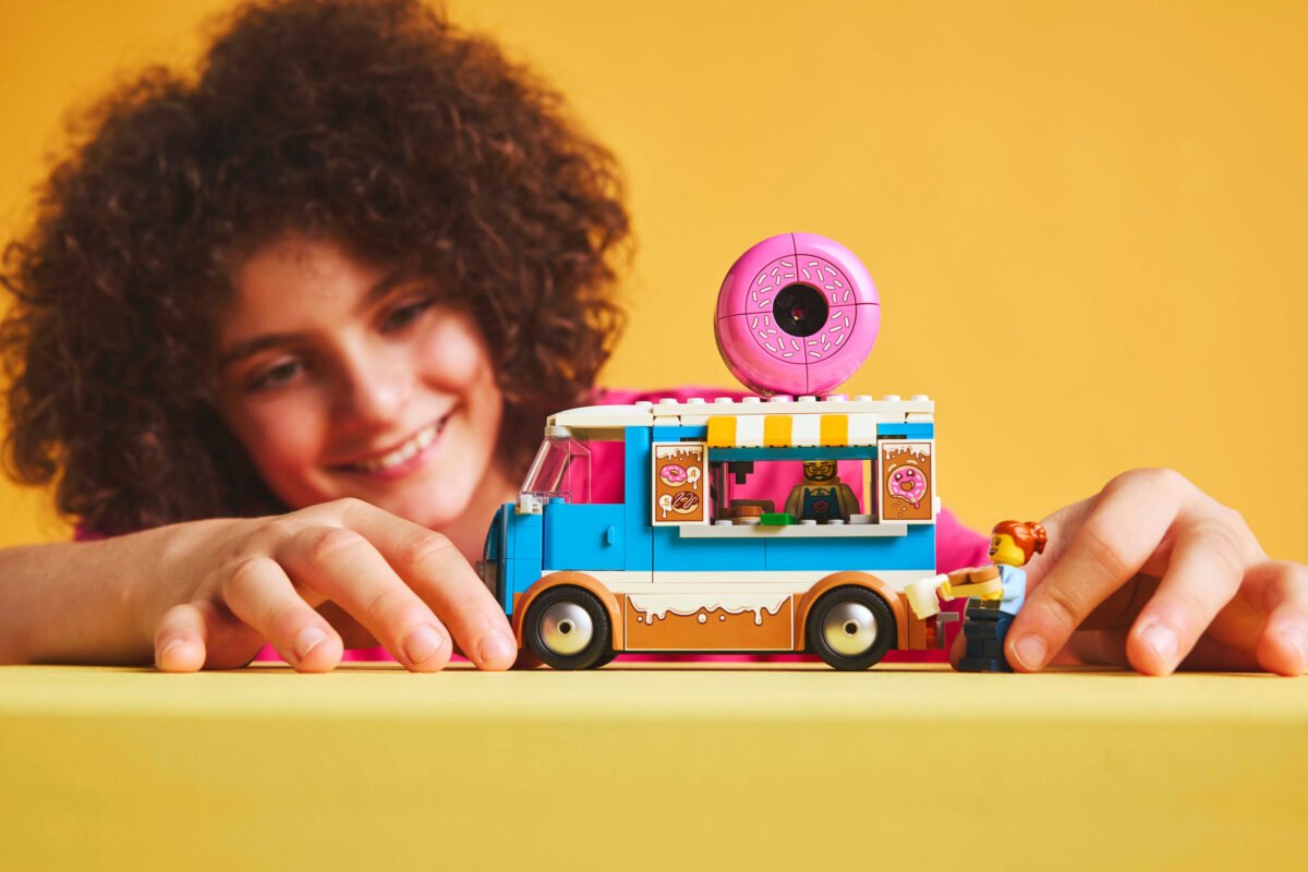 LEGO 60452-1 - Donut Truck - Image 9