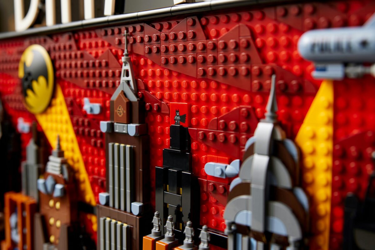 LEGO 76271-1 - Batman: The Animated Series Gotham City - Image 13