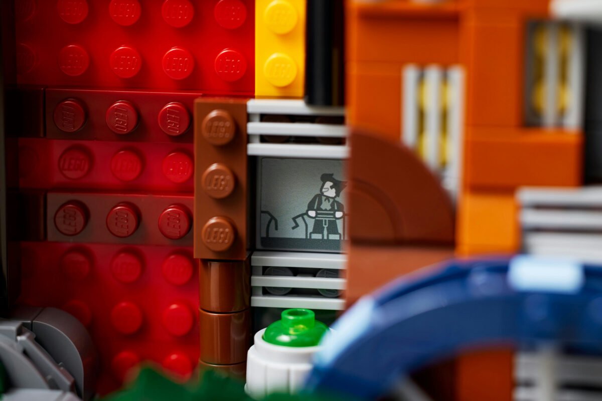 LEGO 76271-1 - Batman: The Animated Series Gotham City - Image 15